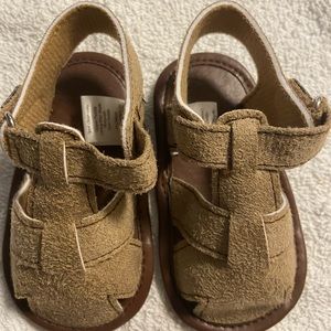Brown baby sandals size 6-12 months